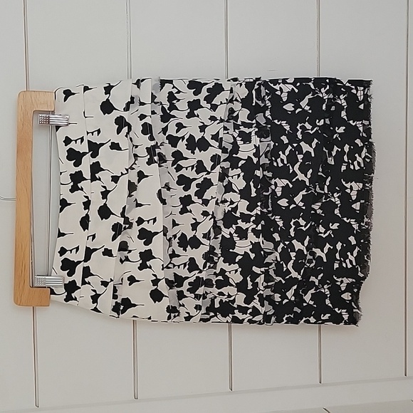 White House Black Market size 2 ombre white black floral midi skirt - Picture 2 of 6